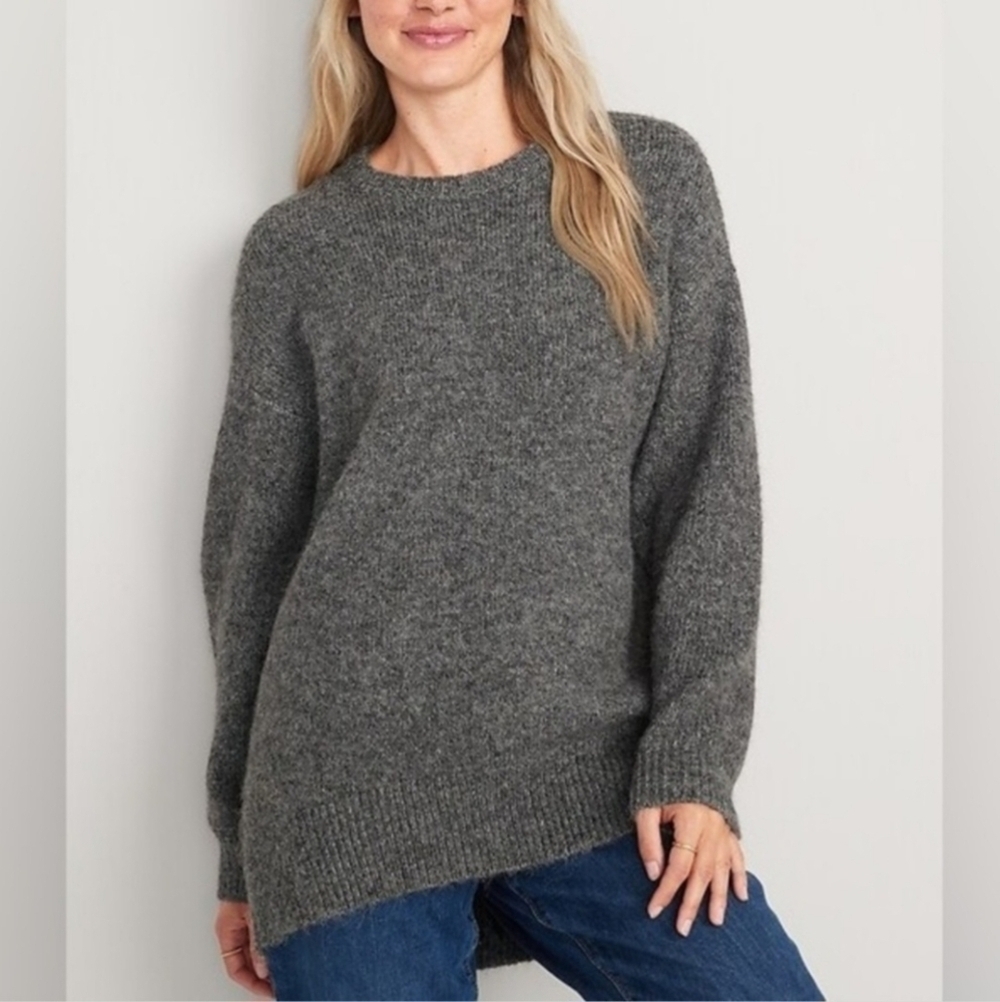 Old Navy Women’s M Medium Go-Recycled Grey Knit Fuzzy Tunic Length Sweater EUC